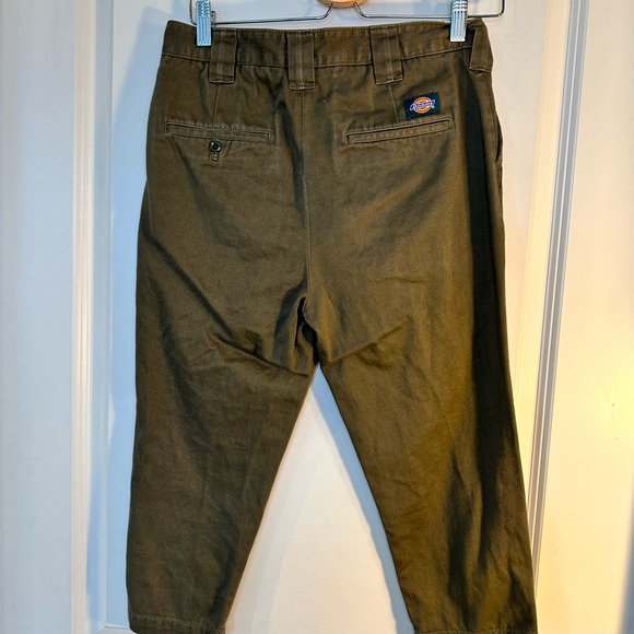 Dickies Olive Green Pleated Tapered Cropped Capri Pants, size 26 - Picture 6 of 7